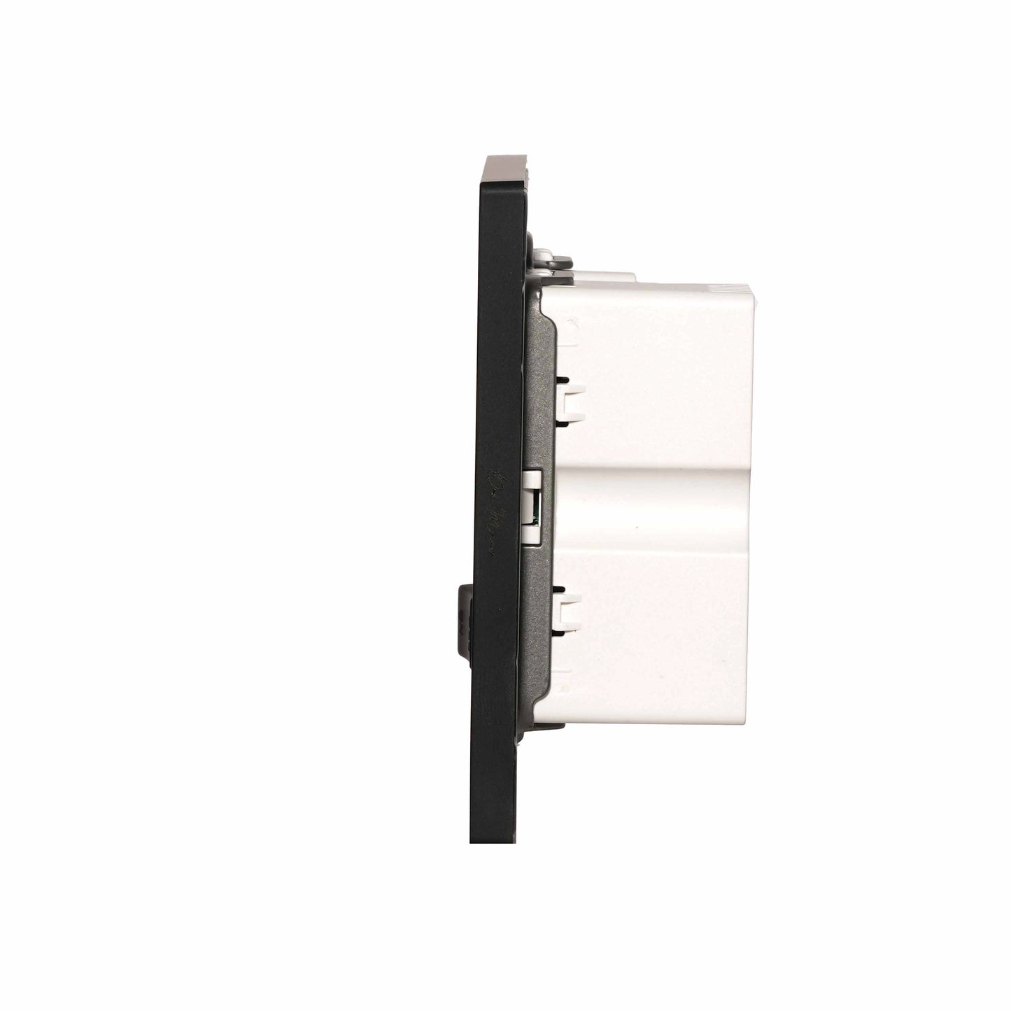 Single UK Socket 13A USB + Type-C (5V 2.1A) – Ultra Thin Plastic