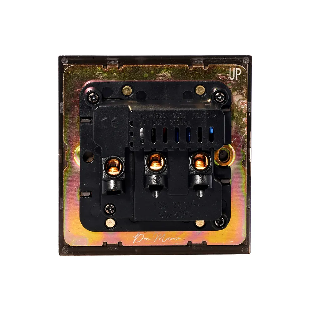 Single UK Socket 13A – On/Off + 2USB – Stainless Steel